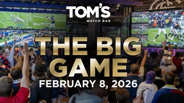 Score 20 free wings at Applebee's, a $14 NY XL pizzaat Sbarro, or $20 beer buckets at Christian's Tailgate for Super Bowl Specials 2026 in Houston!